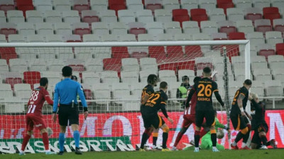 VAR konuşması ortaya çıktı! Sivasspor-Galatasaray maçı...