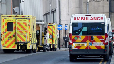 İngiltere'de acildeki gecikmeler haftada 500 ölüme neden oluyor