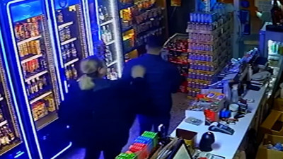 Kendisine Cinsel İlişki Teklifinde Bulunan Yabancı Uyrukluyu Tokatlayarak Tekelden Dışarı Atan Kadın