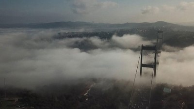 İstanbul'da sis etkisini sürdürüyor: Hava ve deniz seferleri iptal