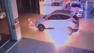 Ekspere getirilen araç motoru patlayınca yangın tüpü ile müdahale eden vatandaş o anları anlattı