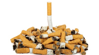 İspanya'da yere atılan izmaritlerin temizlik faturası sigara şirketlerine kesilecek