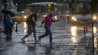 'Çok ciddi' yağışlar bekleniyor! Meteoroloji Genel Müdürlüğü o illeri sarı ve turuncu kodla uyardı