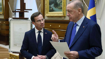 İsveç'te terör yandaşlarının skandal gösterisi sonrası resmi makamlardan ilk açıklama: NATO üyeliğine karşı sabotaj