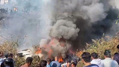 Nepal'de uçak kazası! Düştüğü anlar saniye saniye kamerada Çok sayıda ölü var