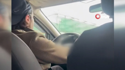 Eminönü’nde taksimetre açmayan taksi sürücüsü araca müşteri gibi binen sivil polise yakalandı