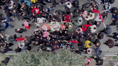 İsrail askerlerinin başından vurarak öldürdüğü Filistinli çocuk için cenaze töreni