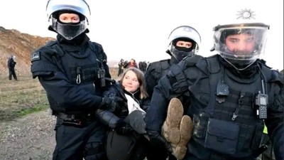 Çevre aktivisti Greta Thunberg'ın gözaltına alındığı anların kurgu olduğu iddia ediliyordu! Alman polisinden açıklama geldi