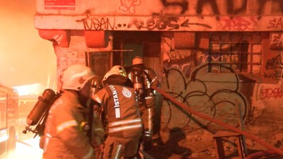 Son dakika... Karaköy'deki Ermeni kilisesinde yangın: 2 ölü, 2 yaralı