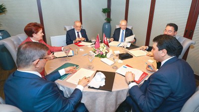 6'lı masada adaylık tartışması sürerken kulisler Kemal Kılıçdaroğlu'nu işaret etti