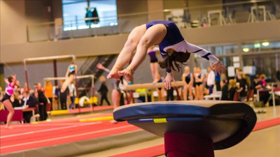 Okulların açılmasıyla beraber influenza virüsündeki artıştan bahseden Prof. Dr. Özpınar, çocukların ikinci döneme sağlıklı başlayabilmesi için "önce spor" dedi