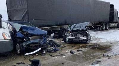 ABD'de 85 aracın birbirine girdiği kazada 21 kişi yaralandı