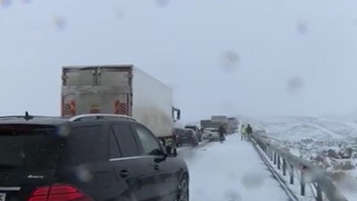 Doğu kara teslim! Şanlıurfa - Diyarbakır yolu ulaşıma kapandı | VİDEO