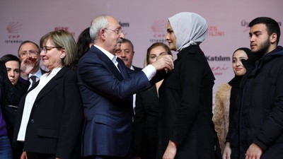 CHP İstanbul İl Teşkilatı Kemal Kılıçdaroğlu'nu "cumhurbaşkanı adayı" olarak açıkladı