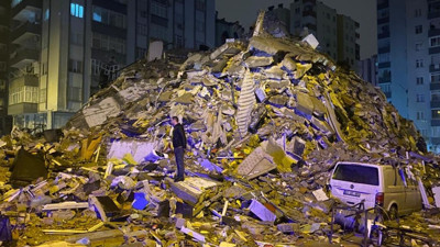 Son dakika Kahramanmaraş'ta meydana gelen deprem Adıyaman'da da hissedildi! Adıyaman Besni'de binalar yerle bir oldu