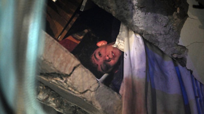 SON DAKİKA DEPREM: Kahramanmaraş Trabzon Caddesi'nde 24 saat sonra Can isimli 14 yaşında bir çocuk göçükten çıkarıldı