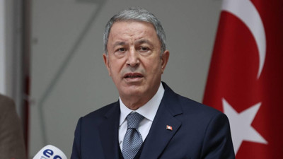Milli Savunma Bakanı Akar deprem bölgesinden aktardı: 39 komando taburu sahada
