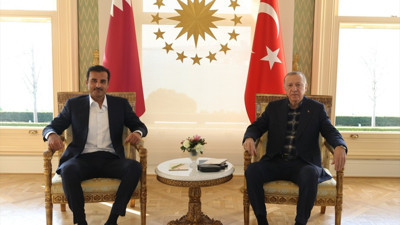 Katar Emiri Şeyh Temim, Kahramanmaraş merkezli depremler sonrası Türkiye’yi ziyarete eden ilk lider oldu