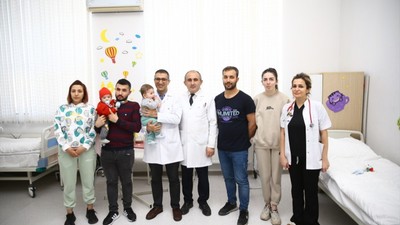 10’u çocuk toplam 22 kişi, tedavi edilmek üzere Azerbaycan'ın başkenti Bakü’deki hastaneye getirildi