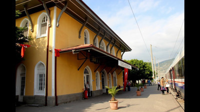 İskenderun Garı'ndaki iki tren depremzedelere 'ev' oldu