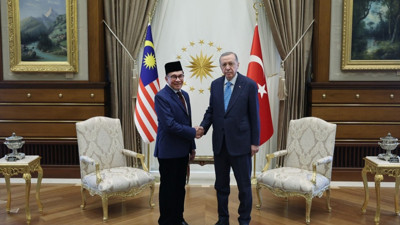 Cumhurbaşkanı Recep Tayyip Erdoğan Malezya Başbakanı Enver İbrahim'i ile bir araya geldi