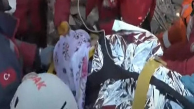Kahramanmaraş'ta meydana gelen deprem sonrası 10. günde de mucizeler devam ediyor: Melike 222. saatte enkazdan kurtarıldı!