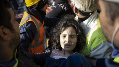 Son dakika haberleri... 228. saatte Hatay'da anne ve 2 çocuğu kurtarıldı! Annenin ilk sorusu bakın ne oldu