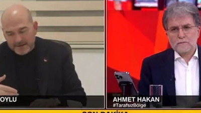 Bakan Soylu CNN'de depremzedelerle ilgili açıklamalarında gözyaşlarına hakim olamadı