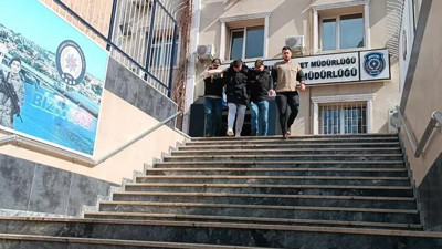 Hatay’da kendisini doktor olarak tanıtan ve insanları dolandıran şüpheli tutuklandı