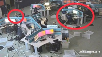 Osmaniye'de meydana gelen deprem anında yaşanılan paniğe rağmen görevlerinin başından ayrılmayan 112 Acil Çağrı Merkezi çalışanları kameralara yansıdı...