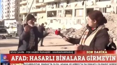 Fox TV muhabiri depremzedeler tarafından Kahramanmaraş'tan kovuldu! VİDEO İZLE