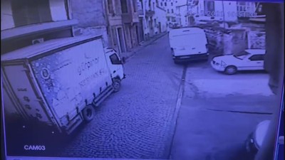 Son dakika... Fatih'te 3 katlı metruk bina çöktü | VİDEO