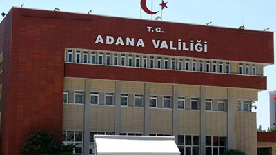 Kahramanmaraş merkezli depremlerden etkilenen Adana’da inşaat çalışmaları durduruldu