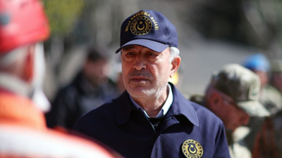 Milli Savunma Hulusi Akar'dan depreme ilişkin kritik açıklamalar: Şu ana kadar maalesef 100 silah arkadaşımızı kaybettik