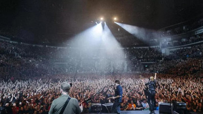 Almanya'da depremzedeler için yardım konseri: İki saatte bir milyon euro toplandı