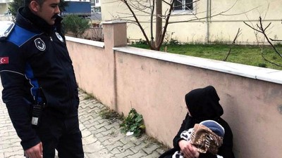 Tekirdağ'da dilencilik yapan kadının kucağında tuttuğu kundaktan öyle bir şey çıktı ki... Para cezası kesildi!