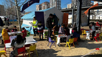 Depremlerde enkaz altından çıkarılan refakatsiz 1543 çocuk ailesine teslim edildi