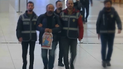 Hatay'da depremde yıkılan Kartopu Apartmanı'nın fen işleri sorumlusu Murat Göksel Dalkılıç, İstanbul'da gözaltına alındı