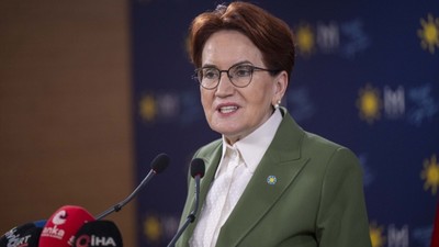 İYİ Parti Genel Başkanı Meral Akşener'in Genel İdare Kurulu ile yaptığı toplantının sona ermesinin ardından sosyal medyadan gelen tepkiler çığ gibi büyüyor!