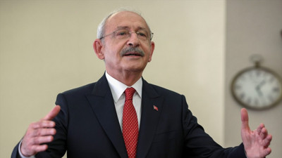 İYİ Parti Genel Başkanı Meral Akşener olay 'bu masa kumar masasıdır' diyerek masayı dağıtmıştı! Olay sözler sonrası CHP MYK'da neler yaşandı?