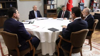 DEVA Partisi Genel Başkan Yardımcısı Mehmet Emin Ekmen'den İYİ Parti Genel Başkanı Meral Akşener'e çağrı: Yarınki toplantıya gelirse aday yeniden konuşulabilir