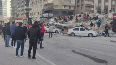Şanlıurfa'da binanı çöktüğü anlar kameraya böyle yansıdı
