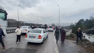 Son dakika! TEM'de 3 ayrı zincirleme kazadan ilk görüntü VİDEO İZLE