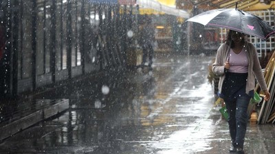 Meteoroloji'den birçok ilimiz için kritik uyarı! Sağanak, fırtına, toz aşınımı ve kar uyarısı yapıldı