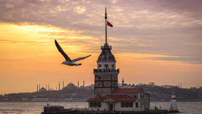 İstanbul Boğazı'nın simgesi Kız Kulesi'nde restorasyon çalışmasında sona gelindi: Külah ilk kez göründü