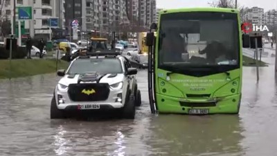 Selin ortasında mahsur kalanların imdadına vatandaş koştu