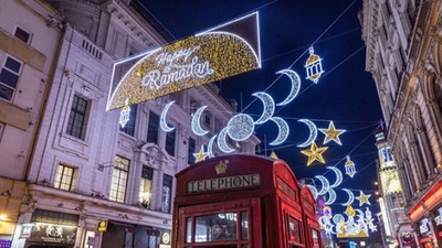 Londa'nın Piccadily Caddesi'nde Ramazan ayı coşkusu