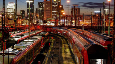 Almanya'da ulaşım sektöründe yaşanan grev ülkeyi 24 saat durduracak