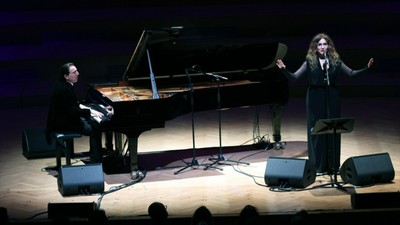Fazıl Say ve Serenad Bağcan Brüksel'de depremzedeler yararına sahne aldı