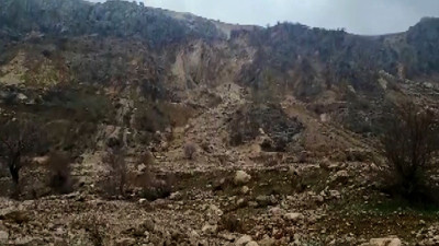 Adıyaman'ın Tut ilçesinde dağdan kopan kaya parçaları halkı tedirgin ediyor